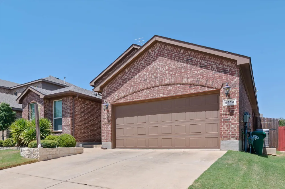 5813 Longmont Drive Denton, TX 76208