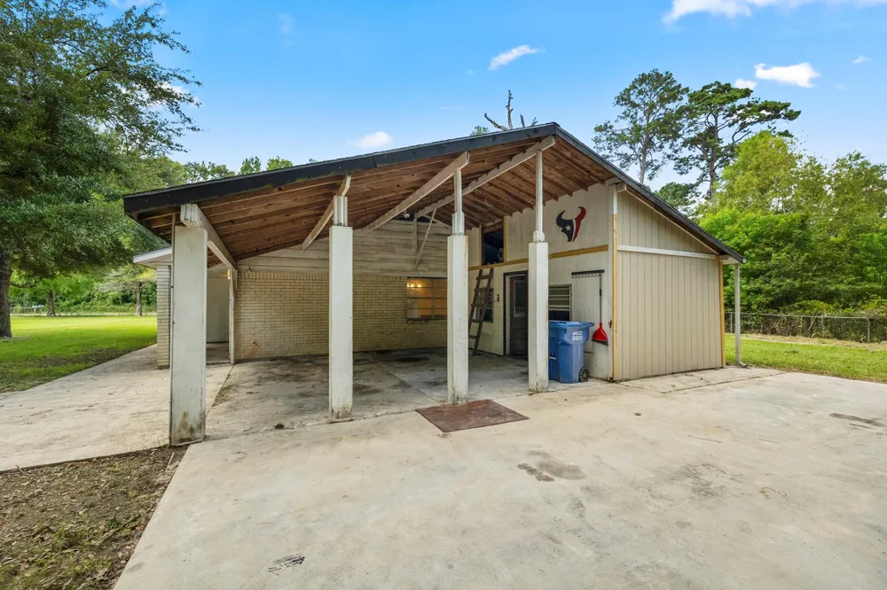 140 Friar Tuck Road Shepherd, TX 77371