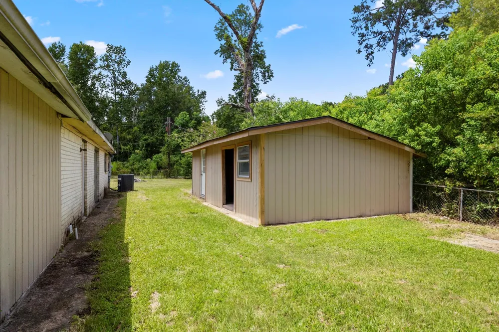 140 Friar Tuck Road Shepherd, TX 77371