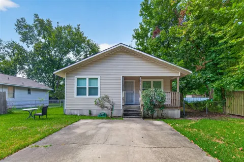 6010 Woodview Drive
