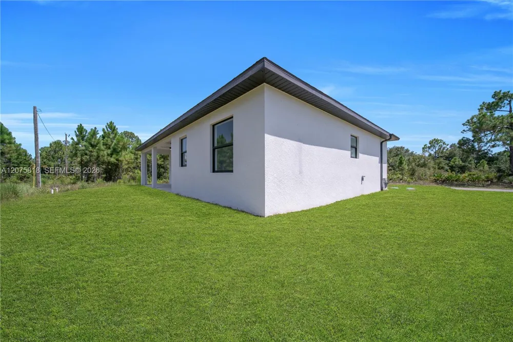 505 9th ST Lehigh Acres, FL 33972