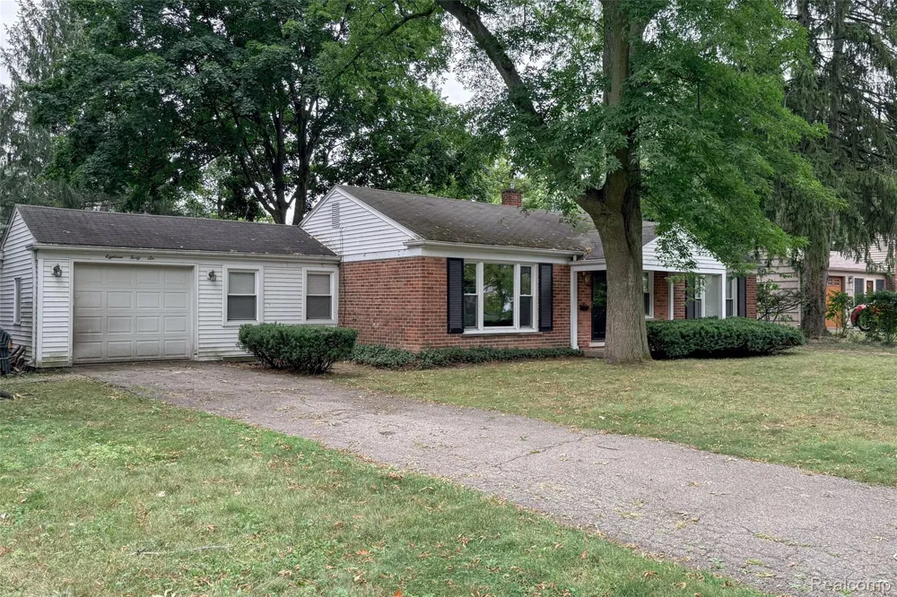 1846 PEMBROKE ROAD Birmingham City, MI 48009