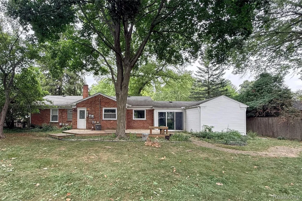 1846 PEMBROKE ROAD Birmingham City, MI 48009