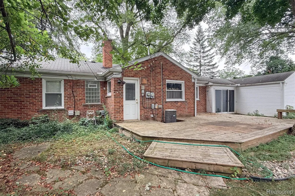 1846 PEMBROKE ROAD Birmingham City, MI 48009