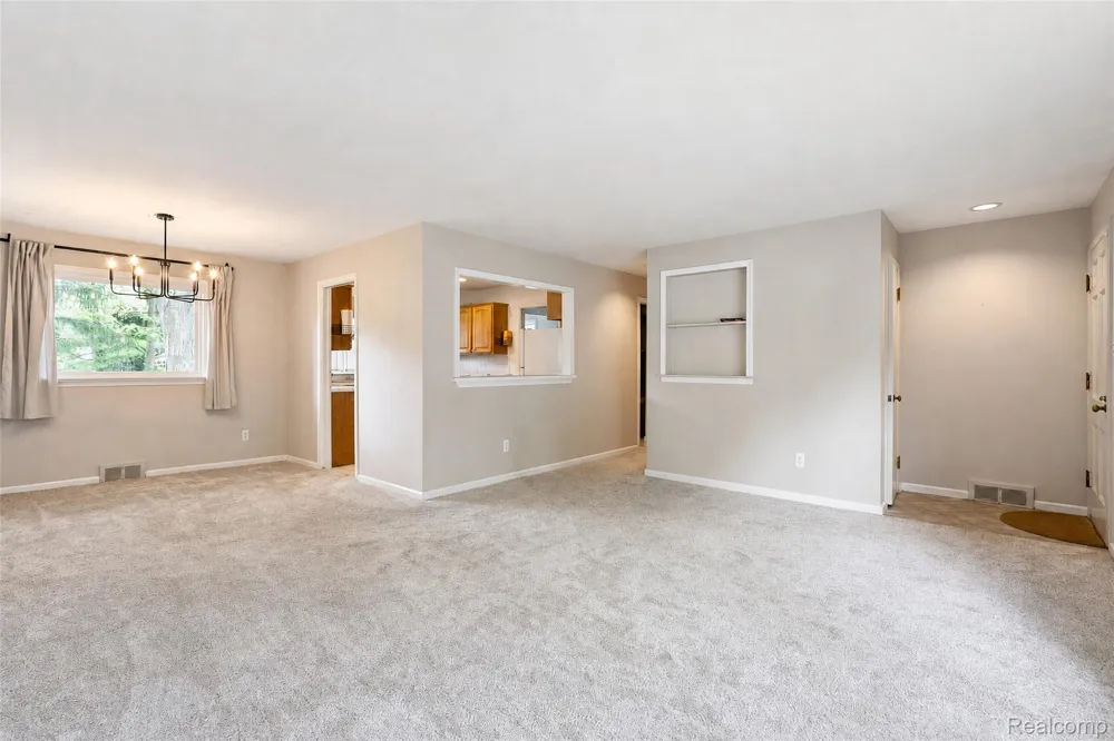 1846 PEMBROKE ROAD Birmingham City, MI 48009