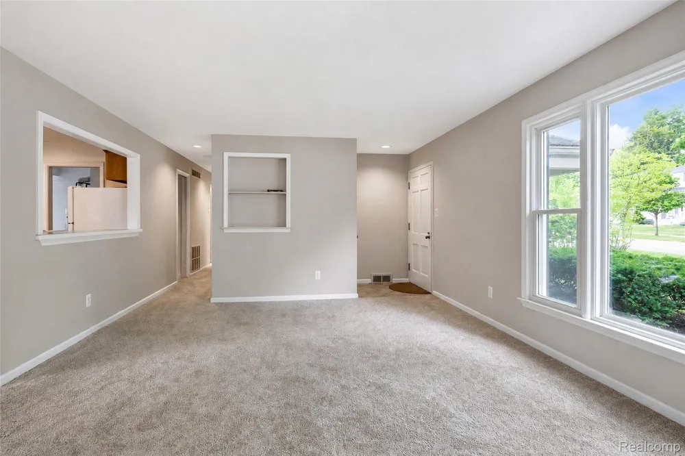 1846 PEMBROKE ROAD Birmingham City, MI 48009
