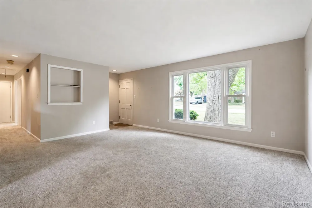 1846 PEMBROKE ROAD Birmingham City, MI 48009
