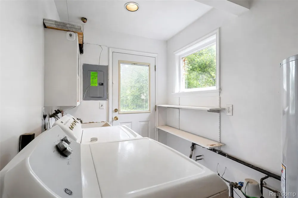1846 PEMBROKE ROAD Birmingham City, MI 48009