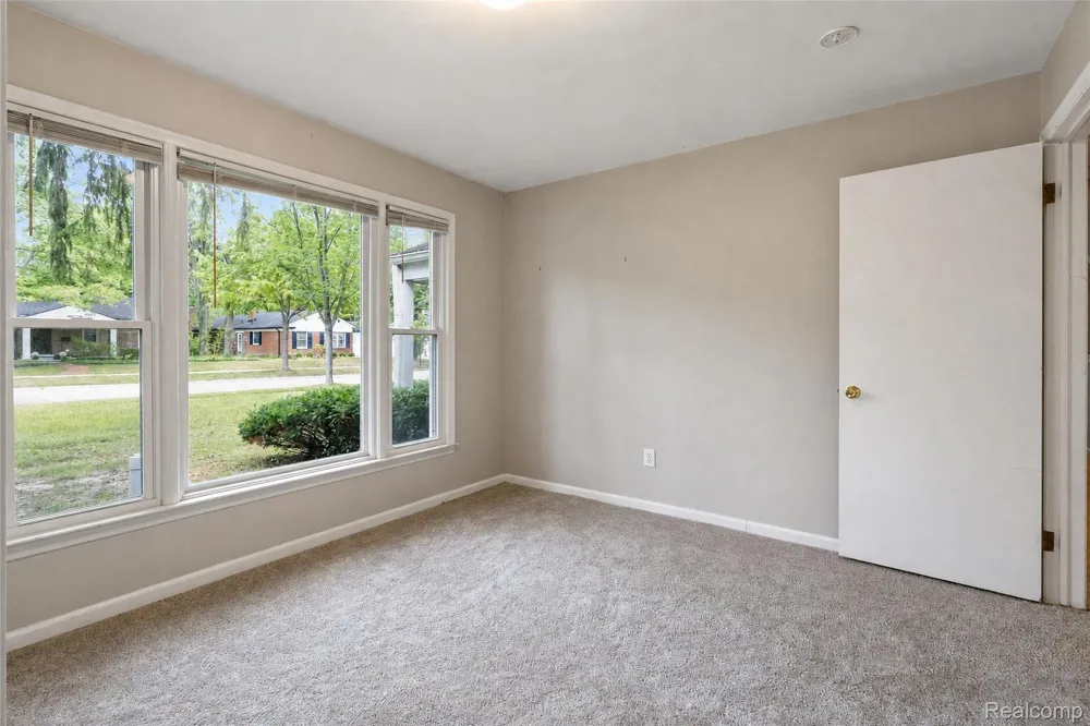 1846 PEMBROKE ROAD Birmingham City, MI 48009