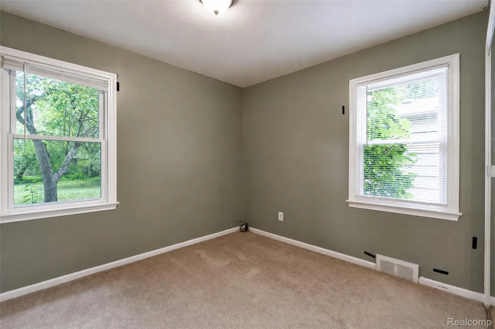 1846 PEMBROKE ROAD Birmingham City, MI 48009