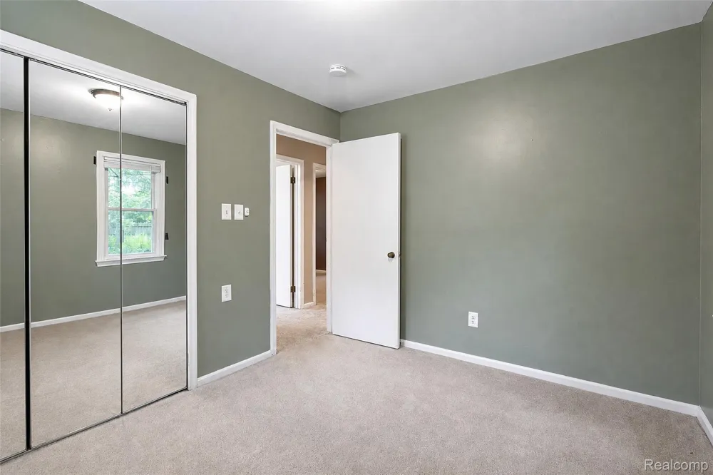 1846 PEMBROKE ROAD Birmingham City, MI 48009