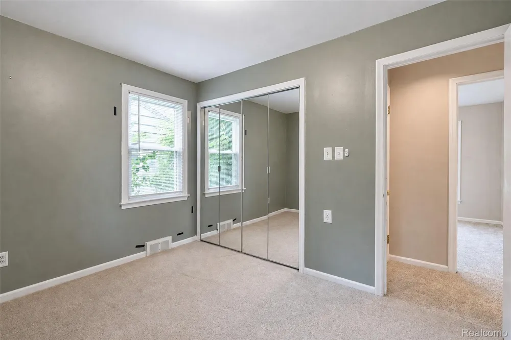 1846 PEMBROKE ROAD Birmingham City, MI 48009