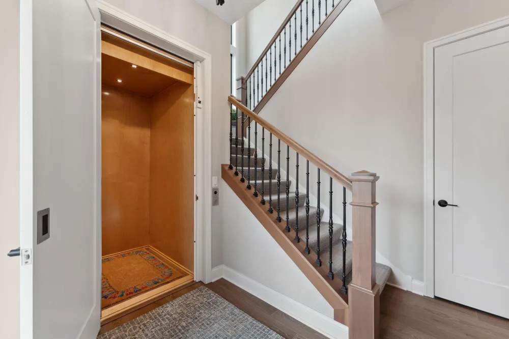 4855 Linden Cove Lane Savage, MN 55378