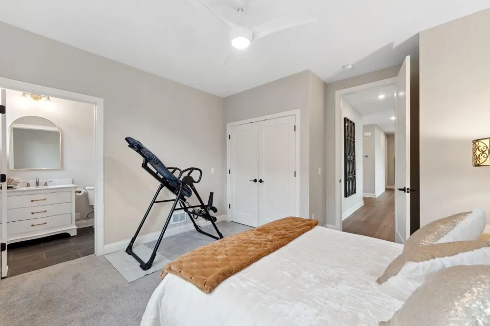 4855 Linden Cove Lane Savage, MN 55378