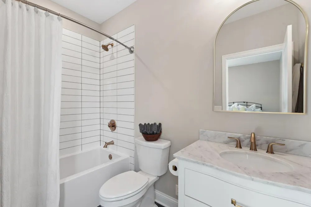 4855 Linden Cove Lane Savage, MN 55378