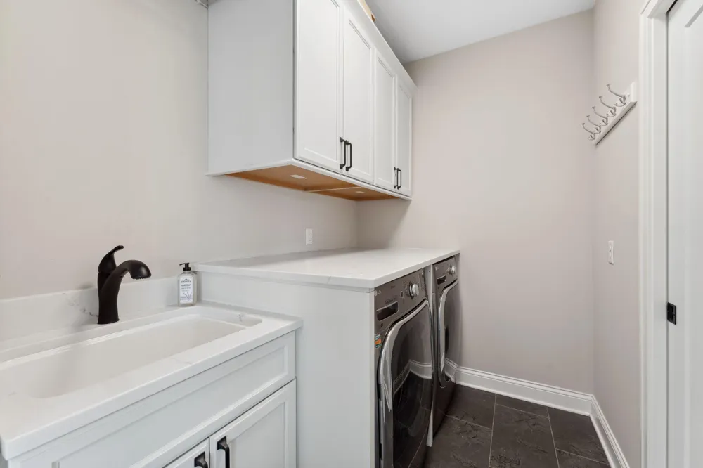 4855 Linden Cove Lane Savage, MN 55378