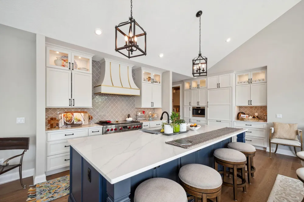 4855 Linden Cove Lane Savage, MN 55378