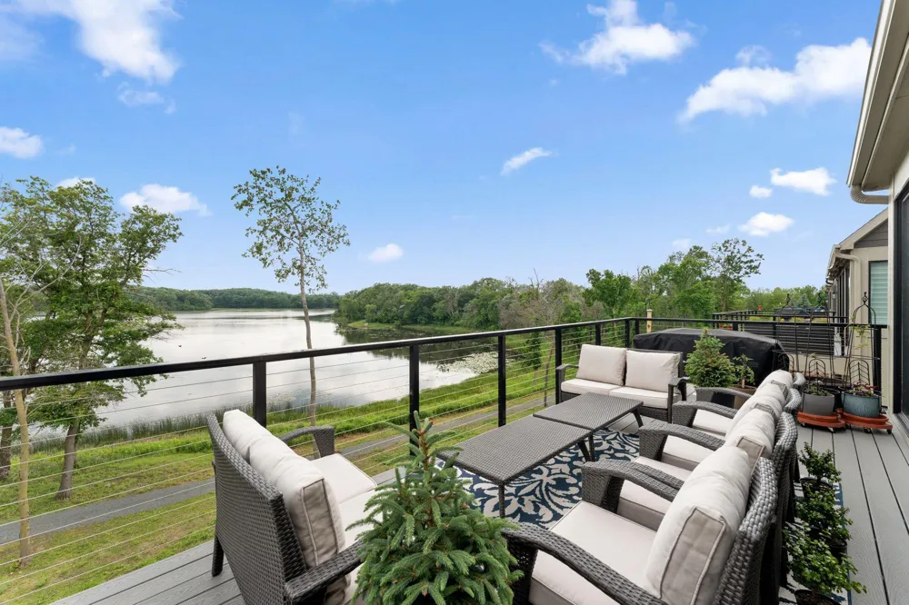 4855 Linden Cove Lane Savage, MN 55378