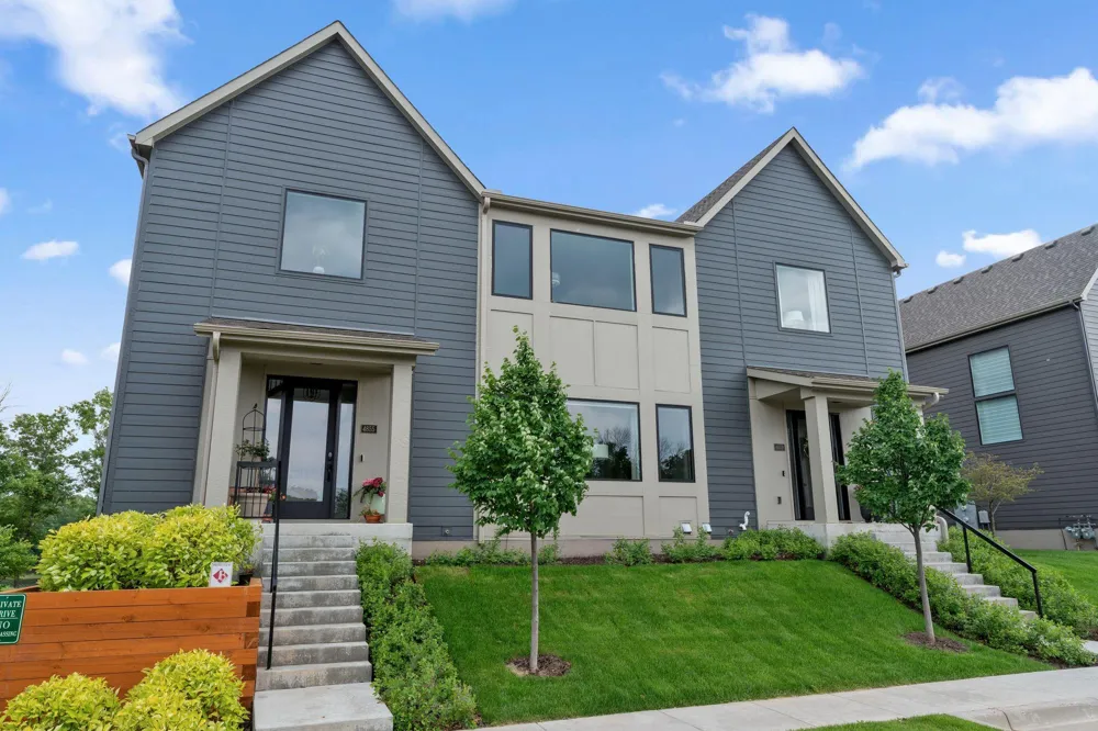 4855 Linden Cove Lane Savage, MN 55378