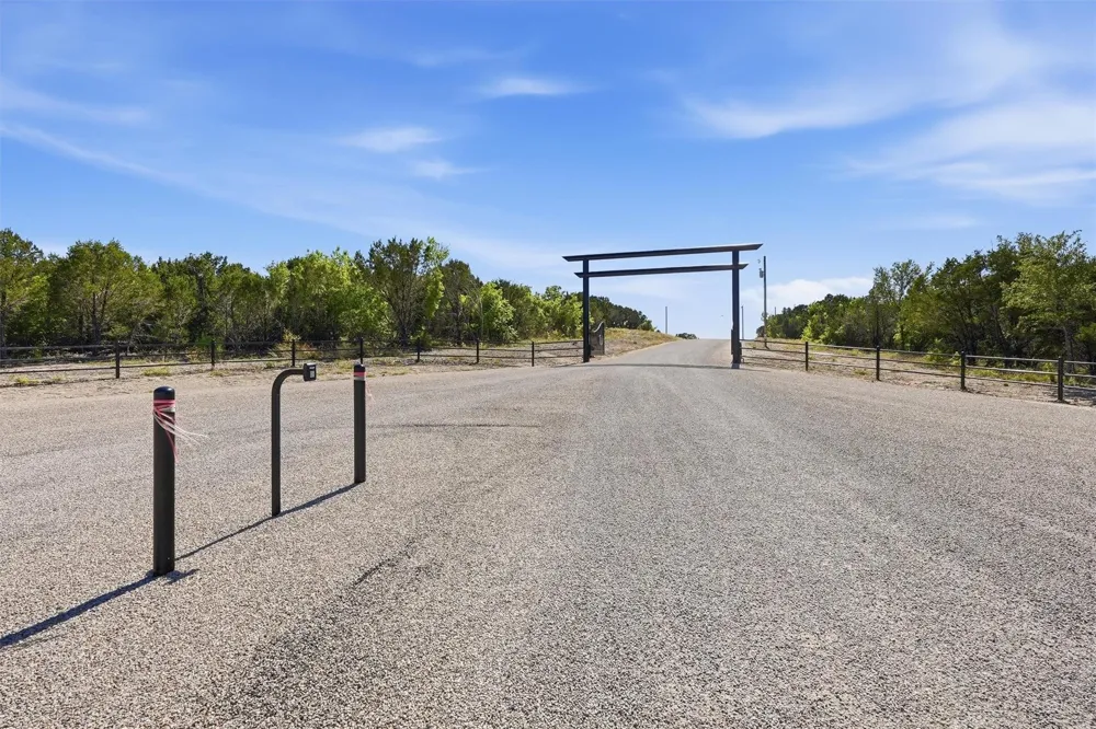 11023 Paradise Boulevard Bluff Dale, TX 76433