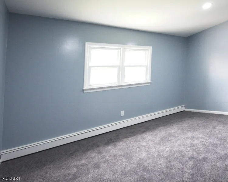 4 Rainbow Trl Vernon, NJ 07422