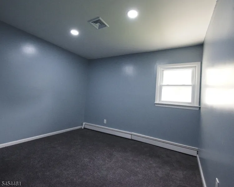4 Rainbow Trl Vernon, NJ 07422
