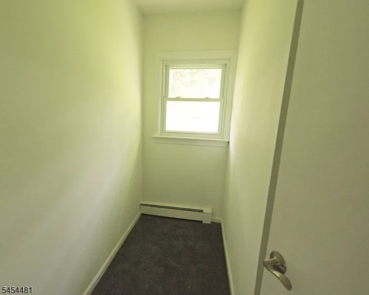 4 Rainbow Trl Vernon, NJ 07422