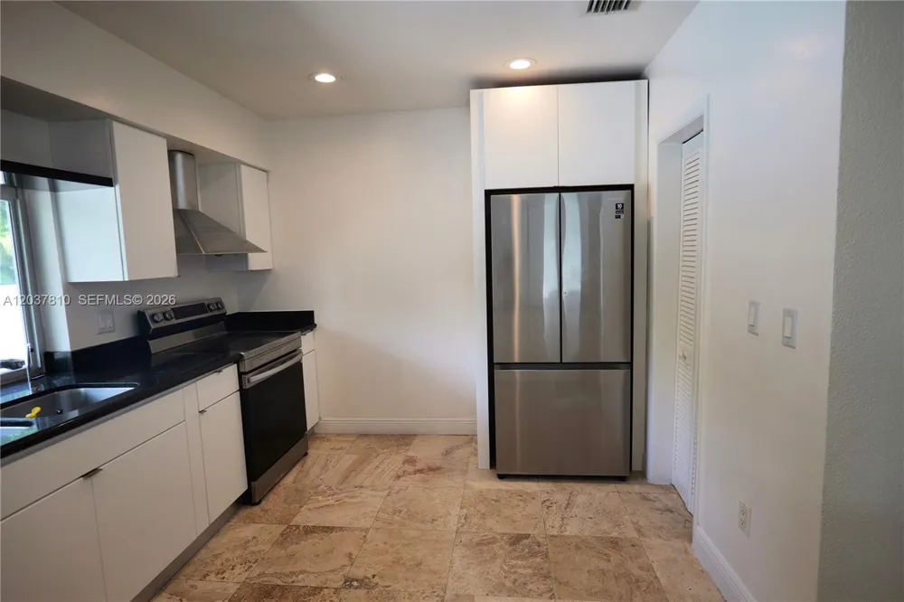 7361 SW 117th Ter Pinecrest, FL 33156