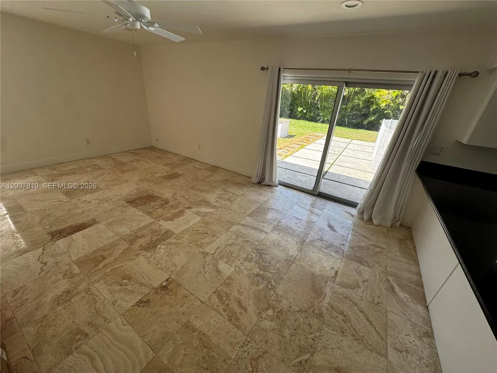 7361 SW 117th Ter Pinecrest, FL 33156