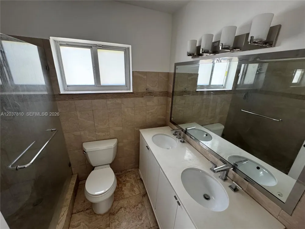 7361 SW 117th Ter Pinecrest, FL 33156