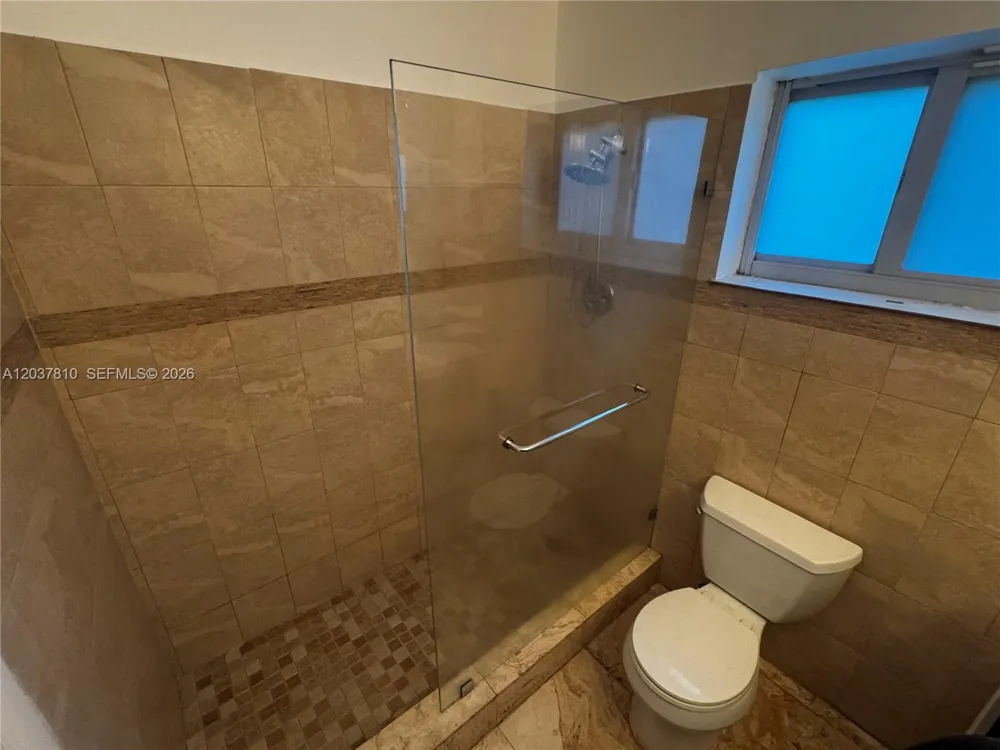 7361 SW 117th Ter Pinecrest, FL 33156
