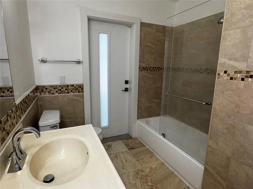 7361 SW 117th Ter Pinecrest, FL 33156