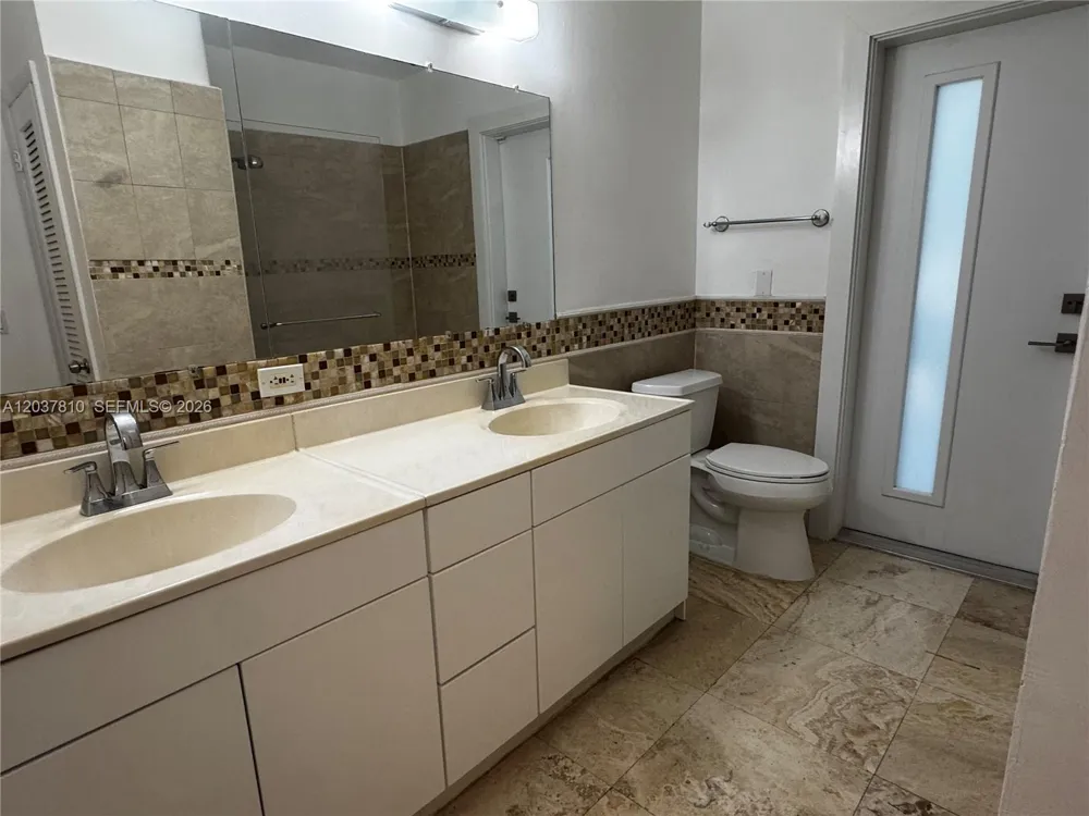 7361 SW 117th Ter Pinecrest, FL 33156