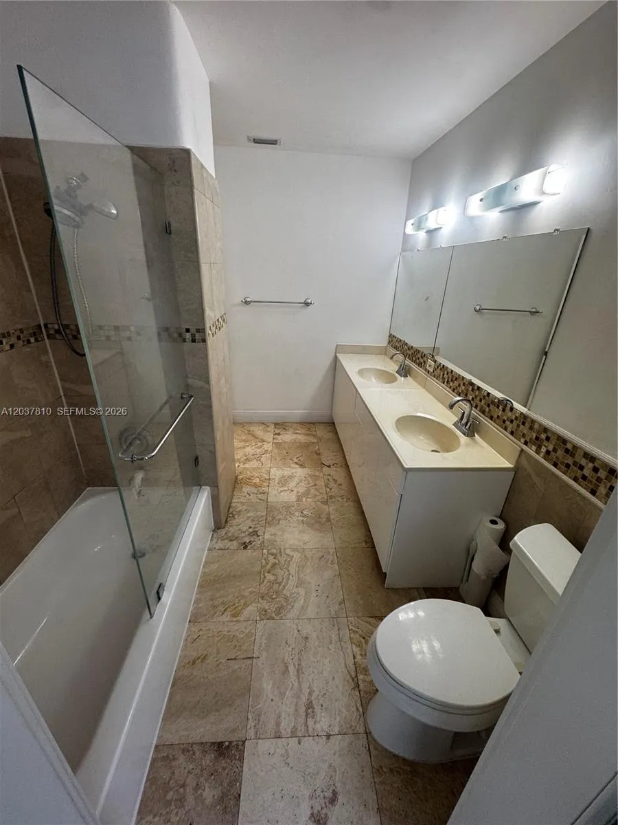 7361 SW 117th Ter Pinecrest, FL 33156