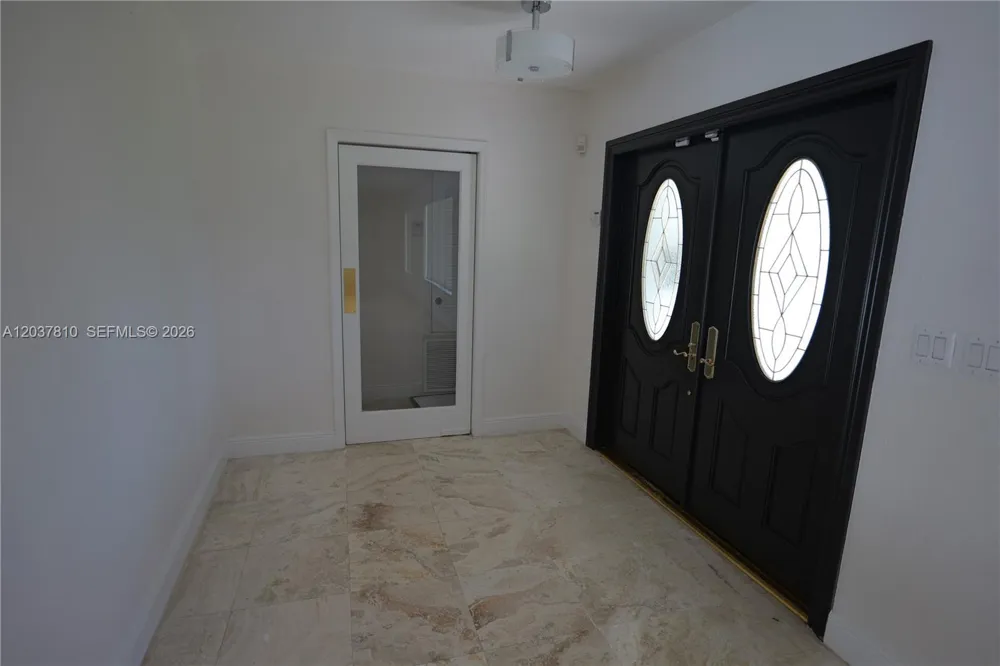 7361 SW 117th Ter Pinecrest, FL 33156