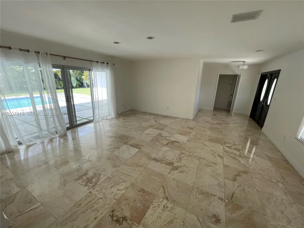 7361 SW 117th Ter Pinecrest, FL 33156
