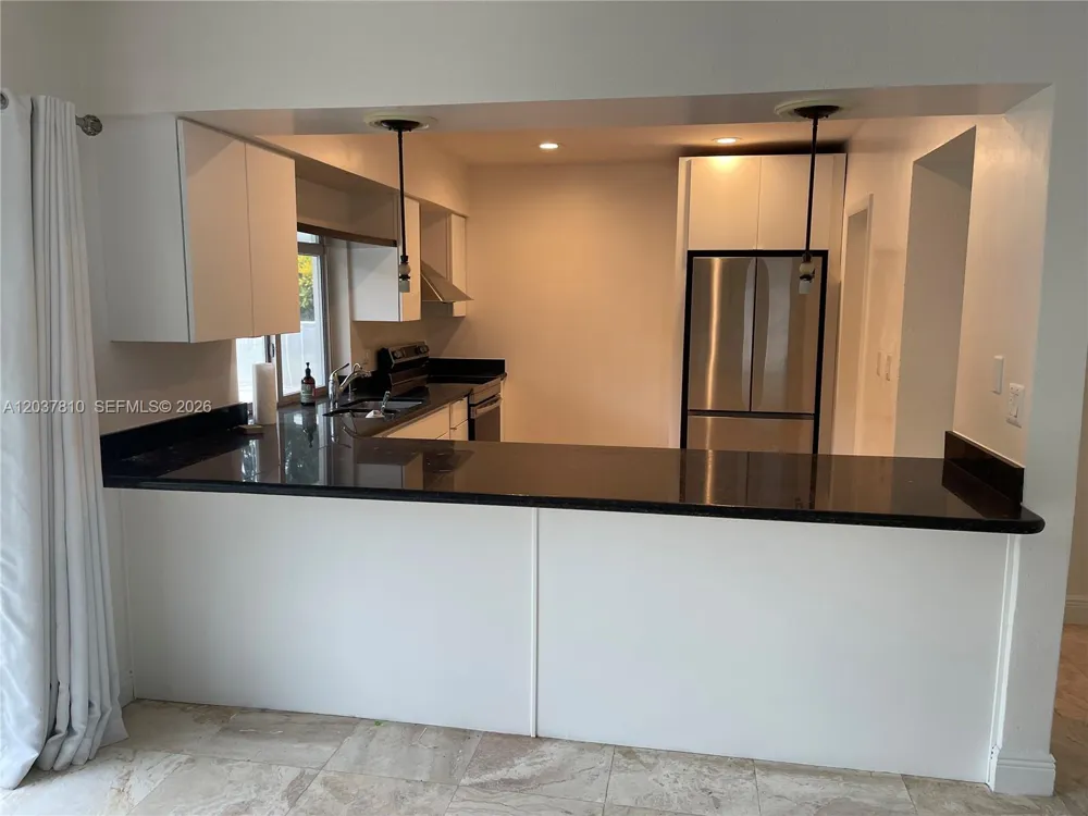 7361 SW 117th Ter Pinecrest, FL 33156