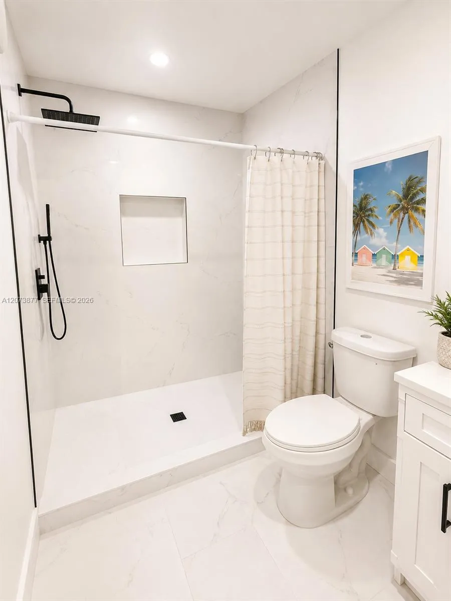 1800 NE 154th St North Miami Beach, FL 33162