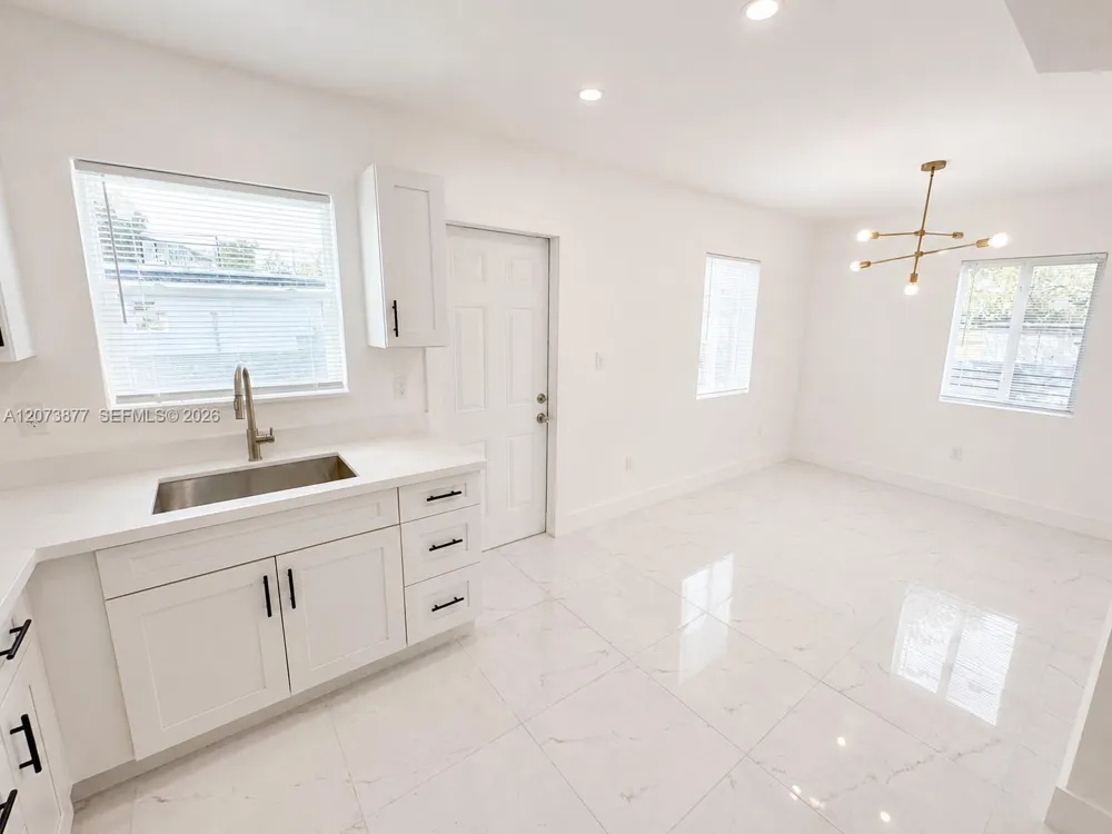 1800 NE 154th St North Miami Beach, FL 33162