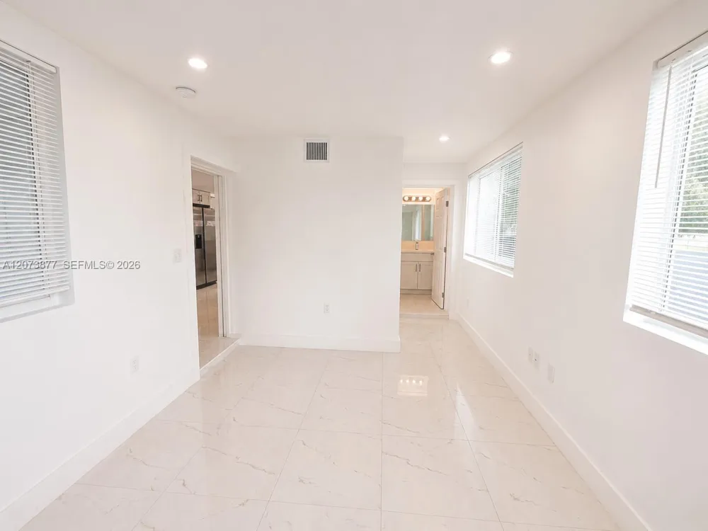 1800 NE 154th St North Miami Beach, FL 33162