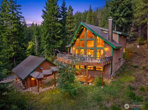 301 Carillon Cove Drive