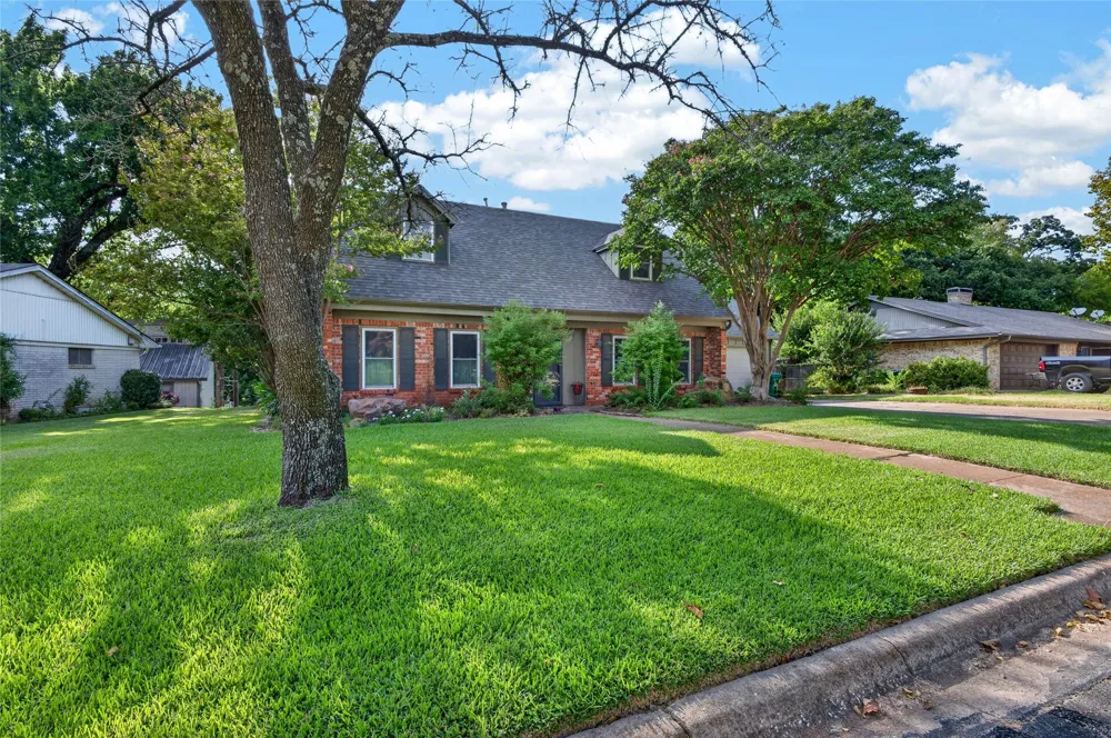 2710 Devonshire Drive Sherman, TX 75092