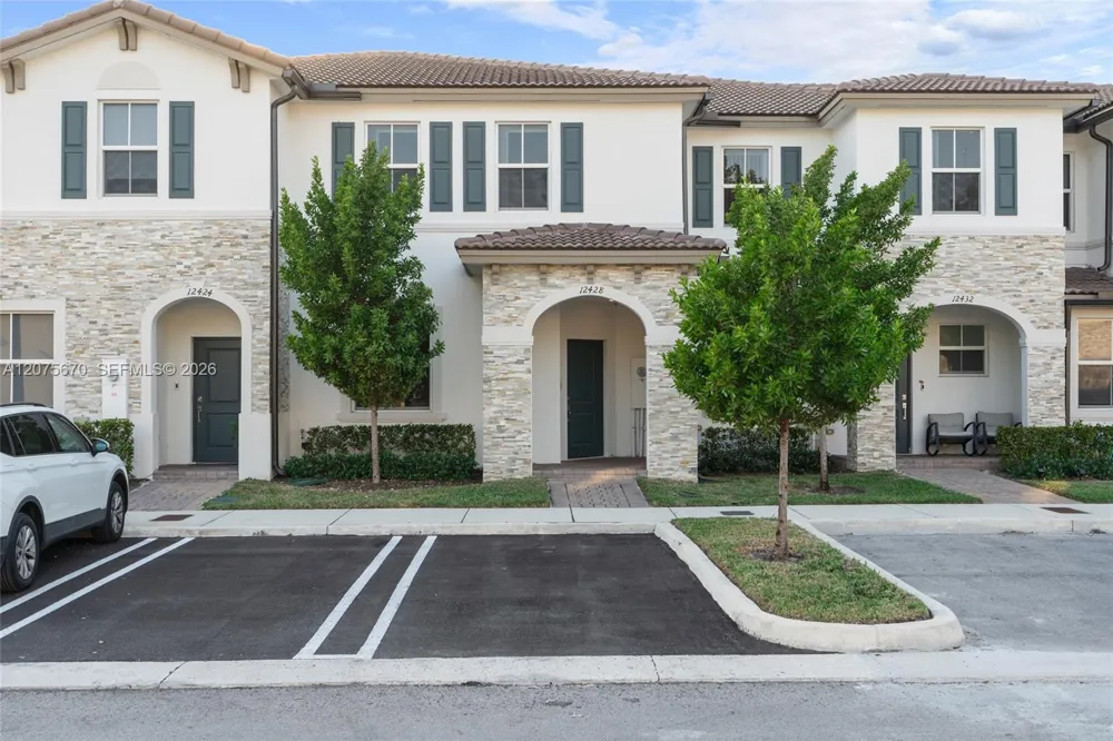 12428 NW 23rd Ct Miami, FL 33167