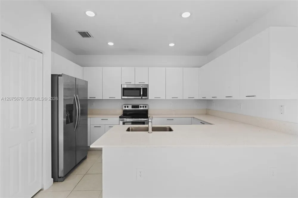 12428 NW 23rd Ct Miami, FL 33167