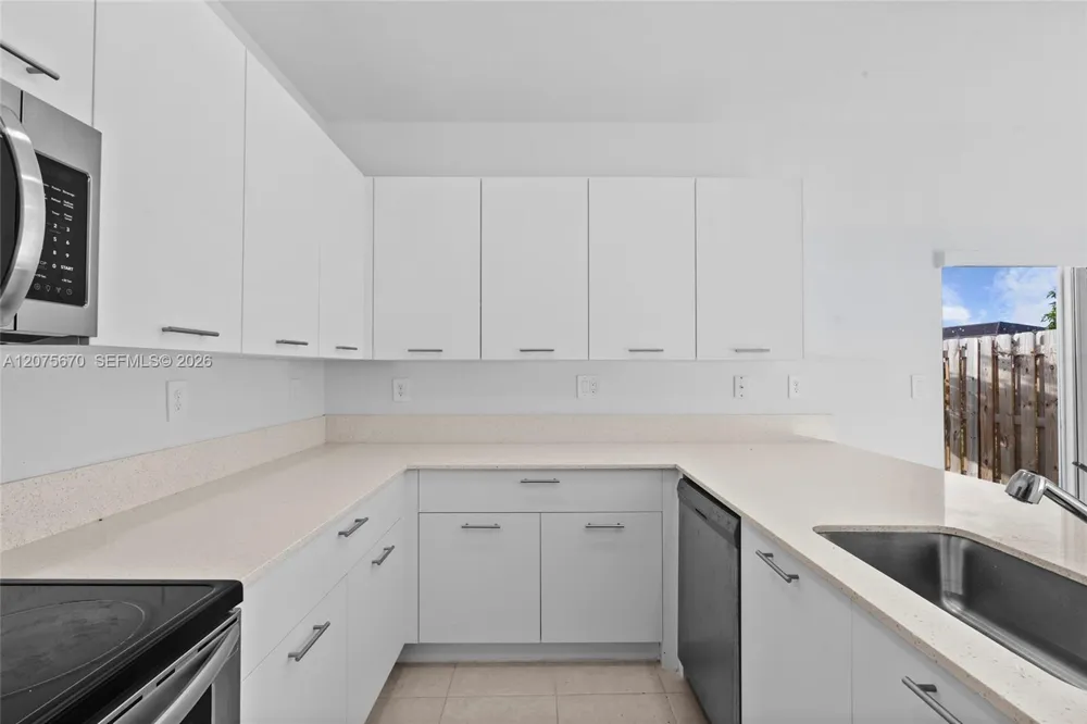 12428 NW 23rd Ct Miami, FL 33167