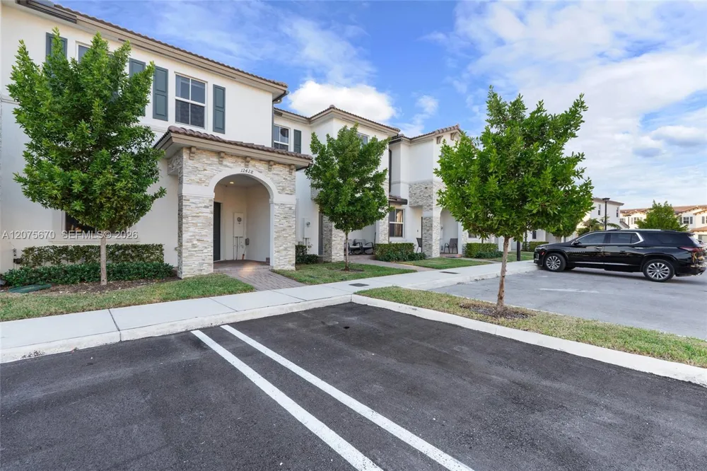 12428 NW 23rd Ct Miami, FL 33167