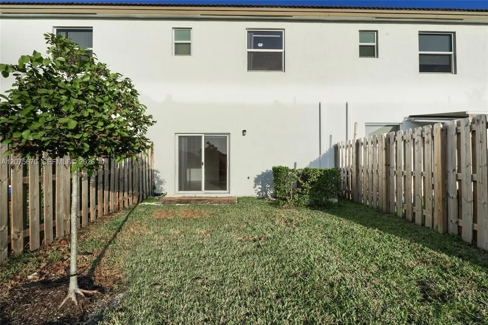 12428 NW 23rd Ct Miami, FL 33167