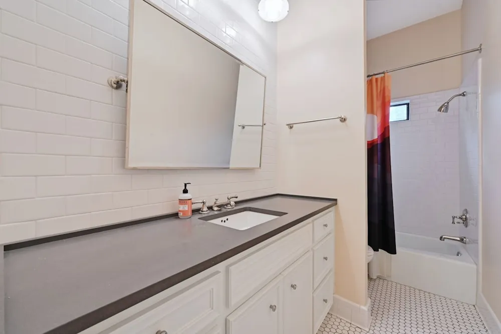 307 Laurel Valley Road West Lake Hills, TX 78746