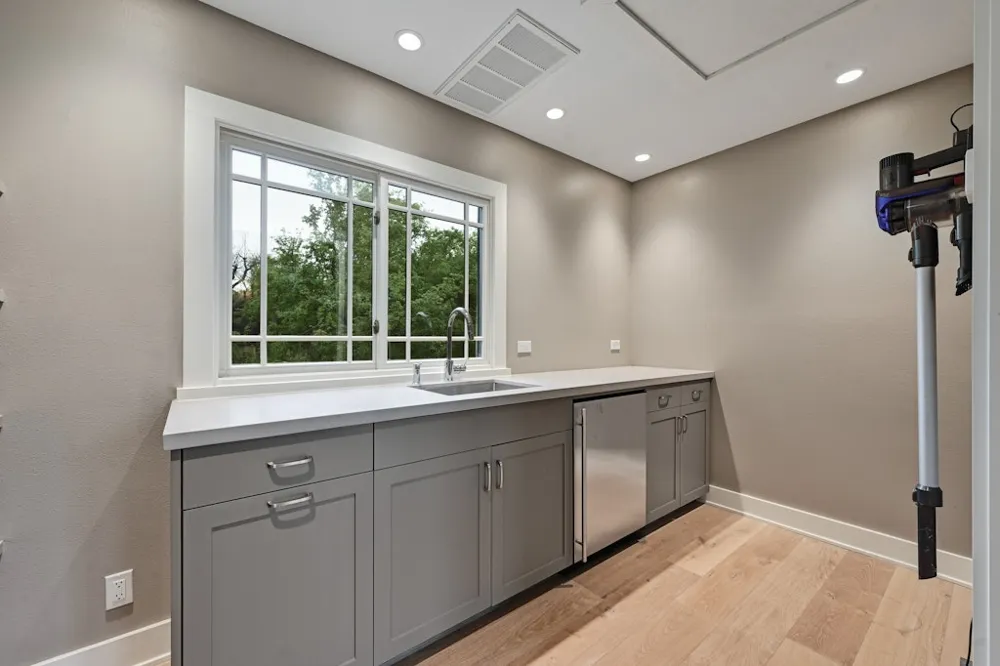 307 Laurel Valley Road West Lake Hills, TX 78746