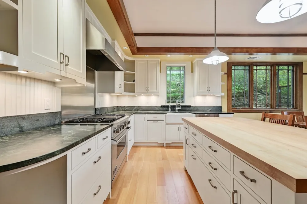 307 Laurel Valley Road West Lake Hills, TX 78746